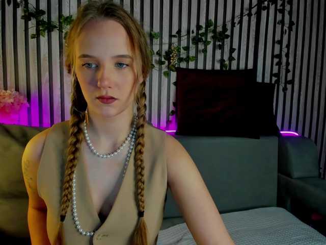 Casey-Sweeet's BongaCams show and profile