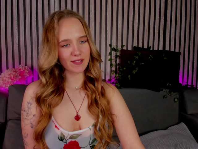 Casey-Sweeet's BongaCams show and profile