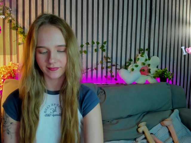 Casey-Sweeet's BongaCams show and profile