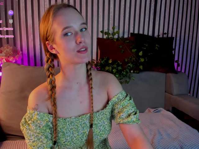 Casey-Sweeet's BongaCams show and profile