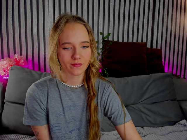 Casey-Sweeet's BongaCams show and profile