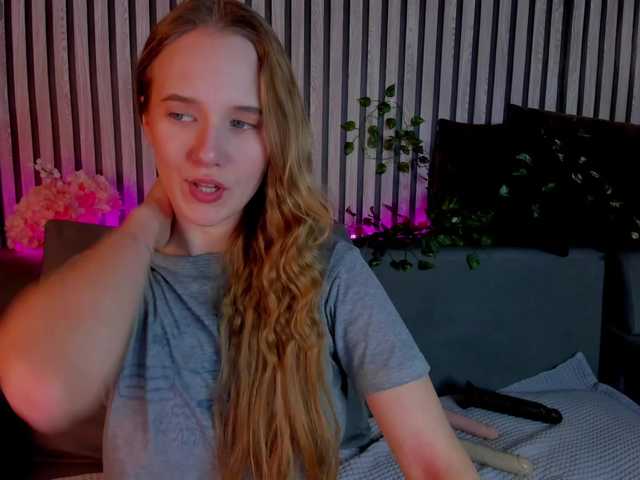 Casey-Sweeet's BongaCams show and profile