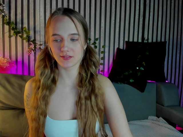 Casey-Sweeet's BongaCams show and profile