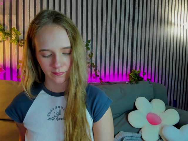 Casey-Sweeet's BongaCams show and profile