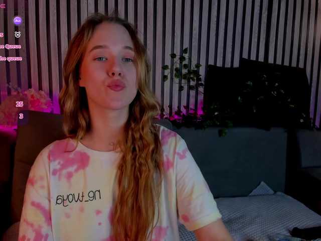 Casey-Sweeet's BongaCams show and profile