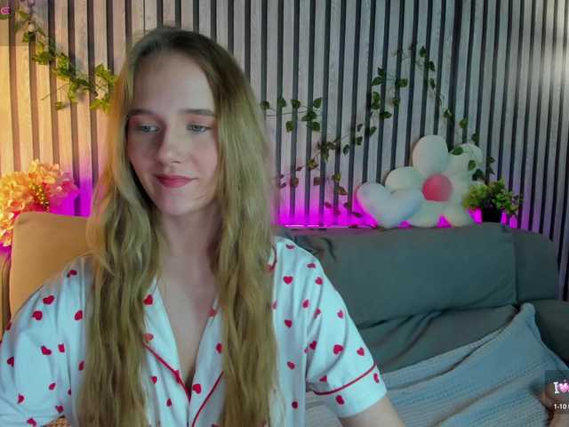 Casey-Sweeet's BongaCams show and profile