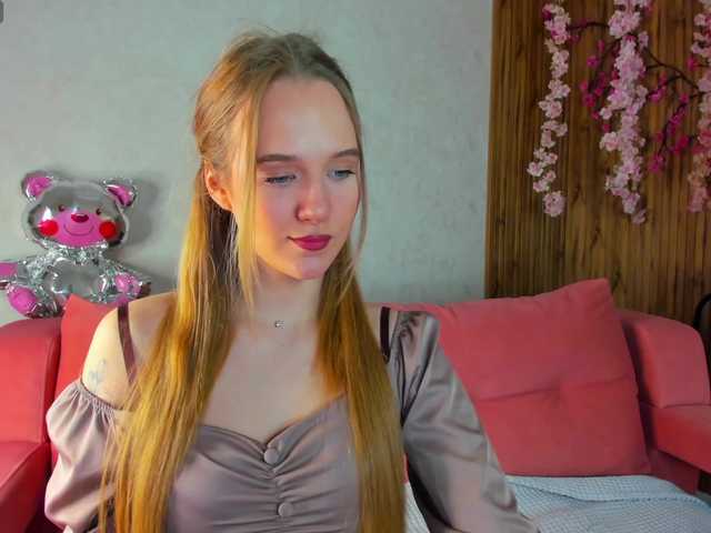 Casey-Sweeet's BongaCams show and profile