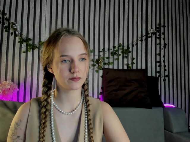 Casey-Sweeet's BongaCams show and profile