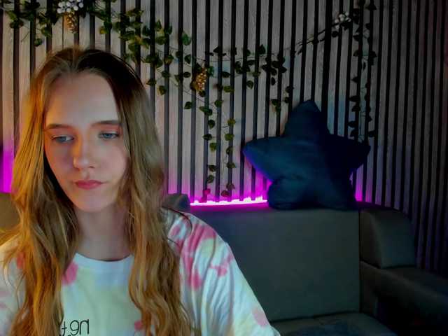 Casey-Sweeet's BongaCams show and profile