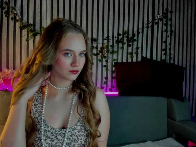 Casey-Sweeet's BongaCams show and profile