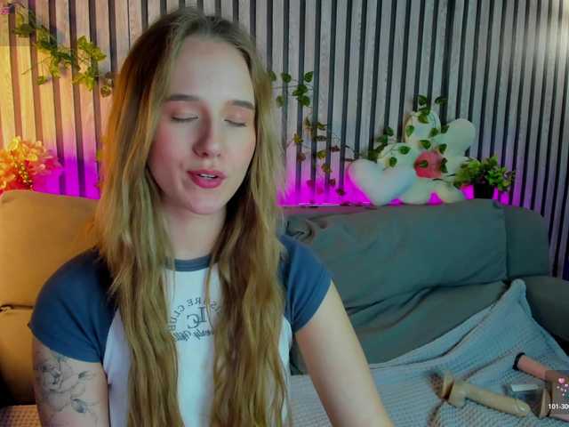 Casey-Sweeet's BongaCams show and profile