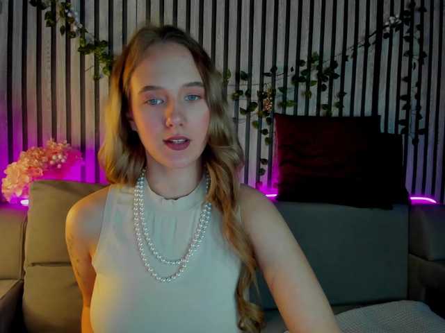 Casey-Sweeet's BongaCams show and profile