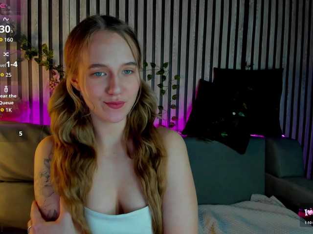 Casey-Sweeet's BongaCams show and profile