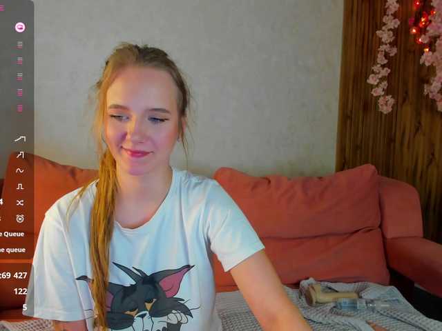 Casey-Sweeet's BongaCams show and profile