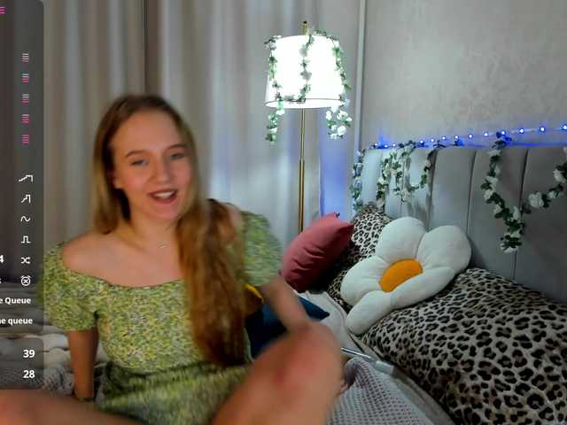 Casey-Sweeet's BongaCams show and profile