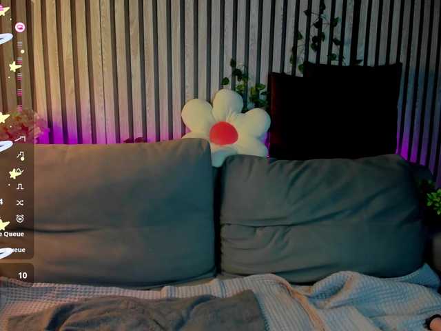 Casey-Sweeet's BongaCams show and profile