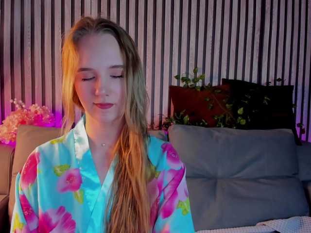 Casey-Sweeet's BongaCams show and profile