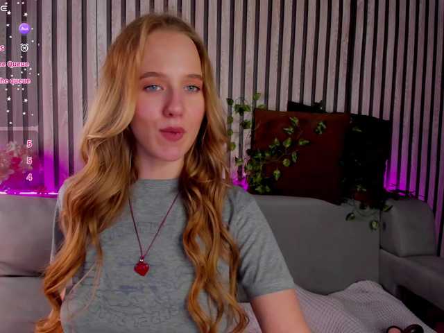 Casey-Sweeet's BongaCams show and profile