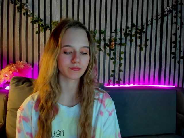 Casey-Sweeet's BongaCams show and profile