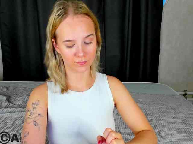 Casey-Sweeet webcam