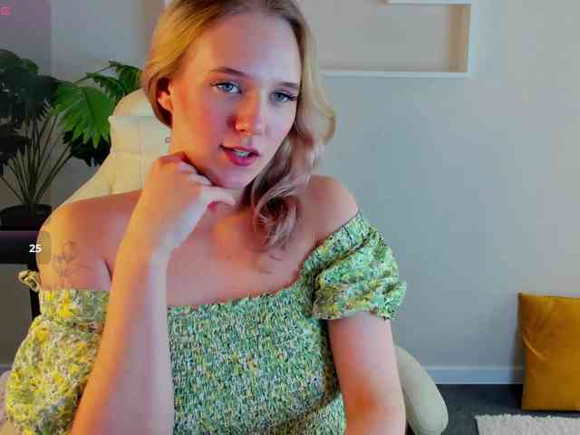 Casey-Sweeet webcam