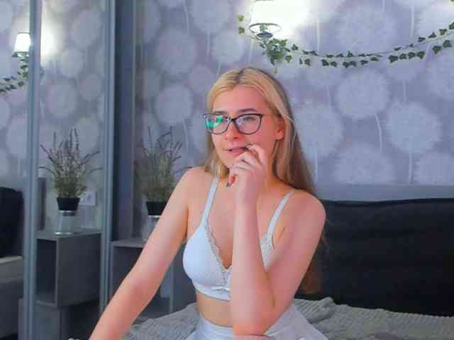 HoupeBeli Live Webcam on BongaCams