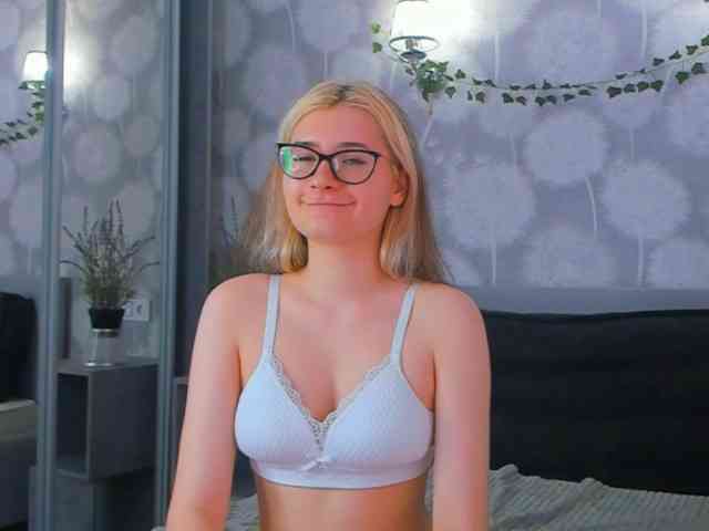 HoupeBeli Live Webcam on BongaCams