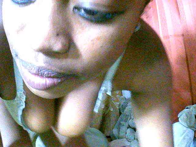 Honoratte Live Webcam on BongaCams