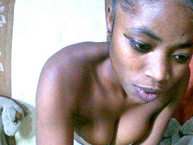 Honoratte Live Webcam on BongaCams