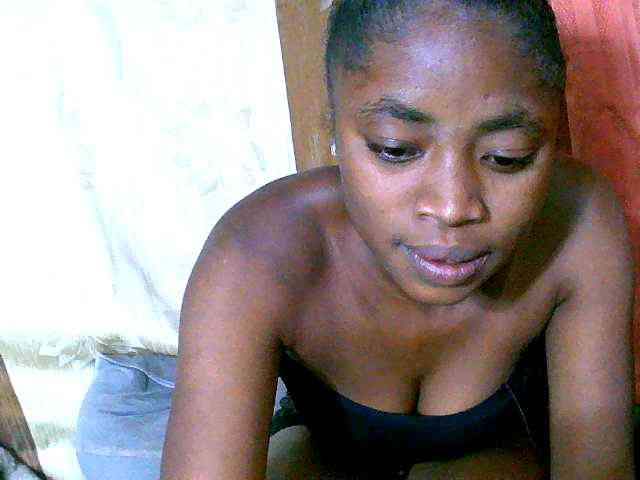 Honoratte Live Webcam on BongaCams