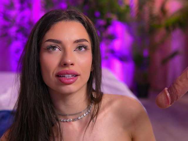 LalaRoze's BongaCams show and profile