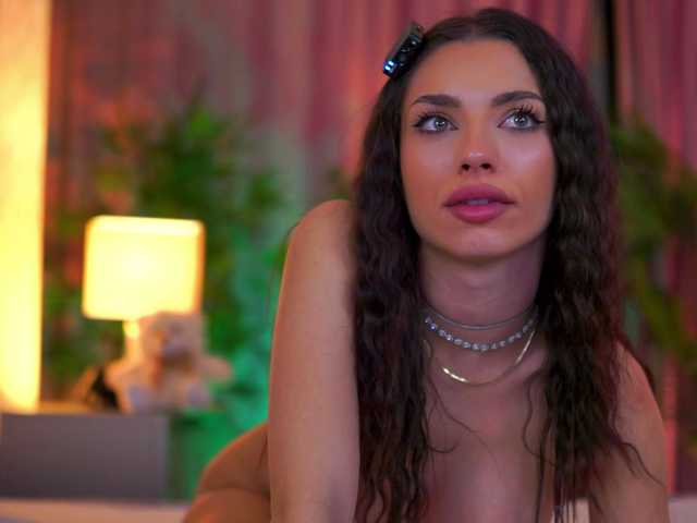 LalaRoze's BongaCams show and profile