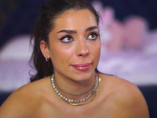 LalaRoze's BongaCams show and profile