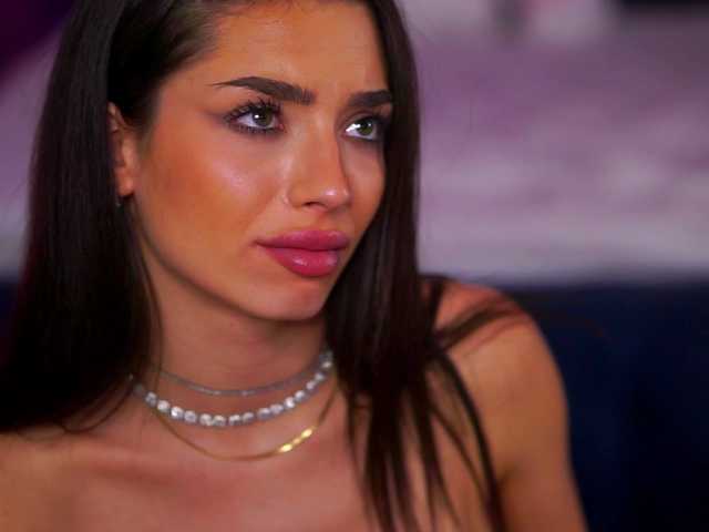 LalaRoze's BongaCams show and profile