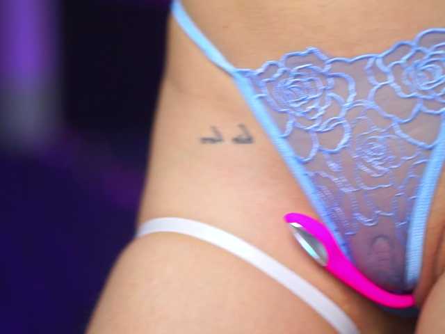 LalaRoze's BongaCams show and profile