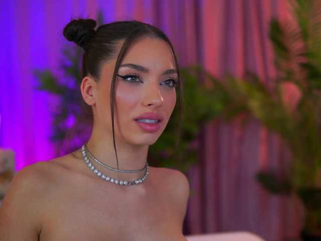 LalaRoze's BongaCams show and profile