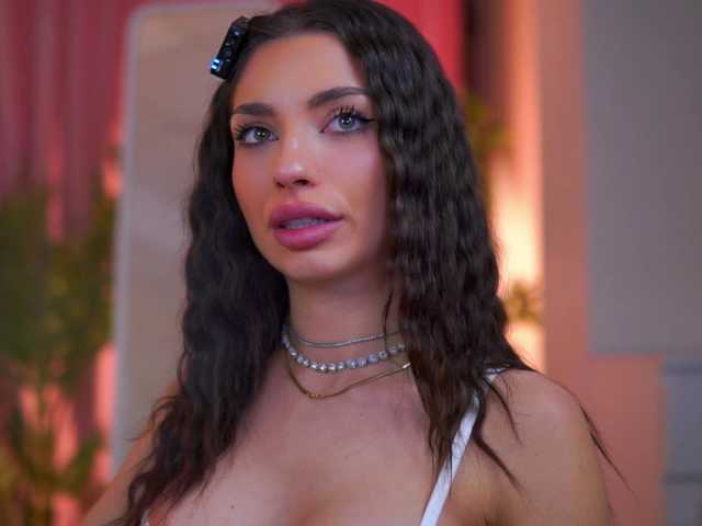 LalaRoze's BongaCams show and profile