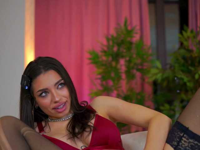 LalaRoze's BongaCams show and profile