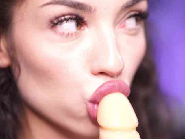 LalaRoze webcam