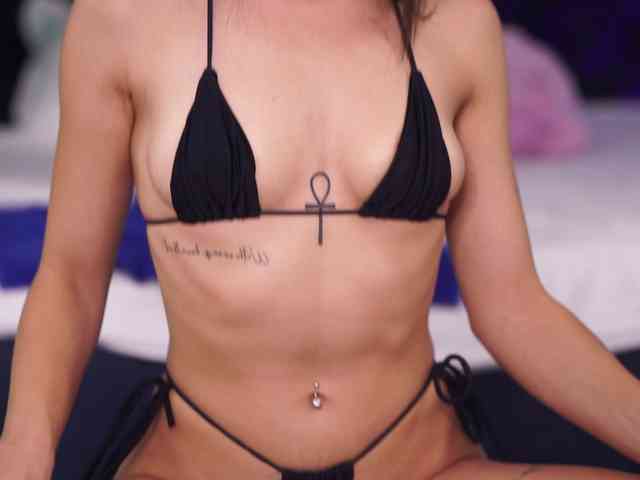 LalaRoze webcam