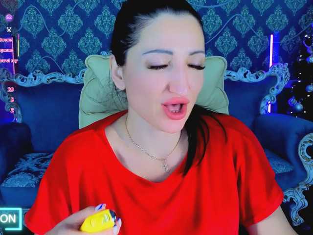 MissRossi's BongaCams show and profile