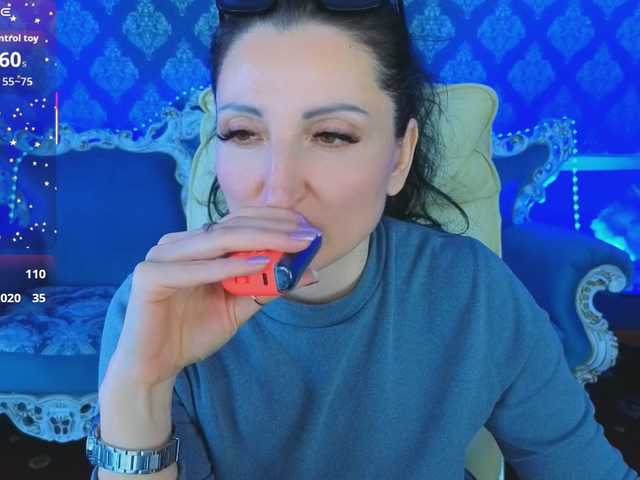 MissRossi's BongaCams show and profile