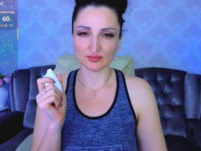 MissRossi's BongaCams show and profile