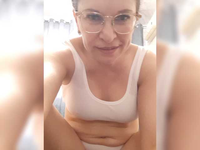 IriskaMai's BongaCams show and profile