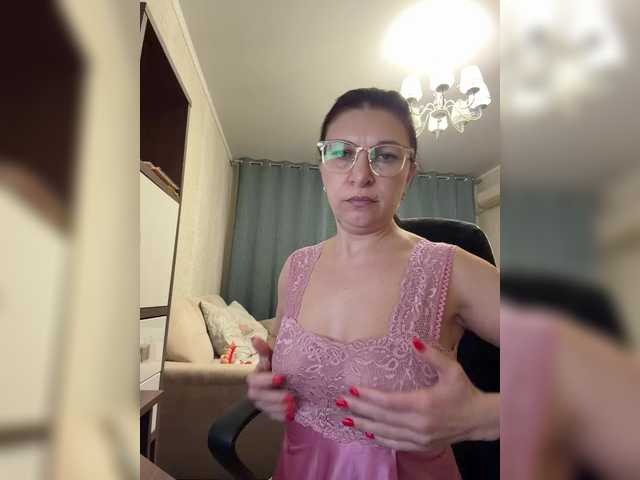 IriskaMai's BongaCams show and profile