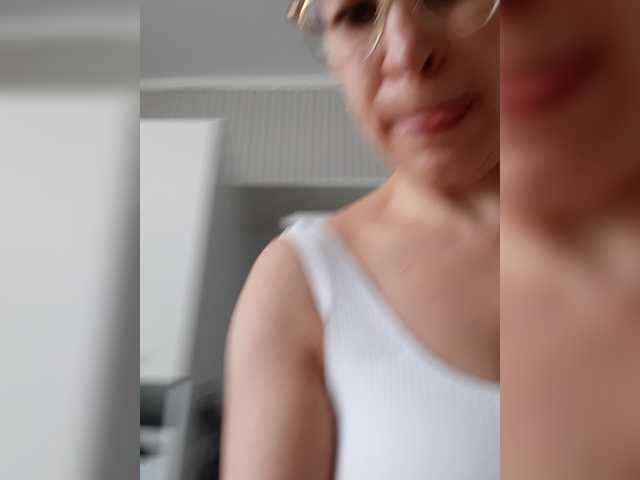 IriskaMai's BongaCams show and profile