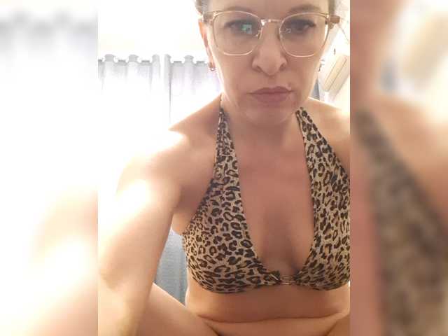 IriskaMai's BongaCams show and profile