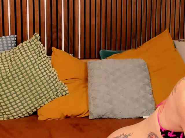 JadeAndVanessa webcam