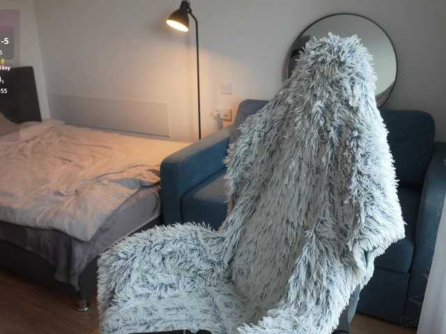 YourLovelyLily's BongaCams show and profile