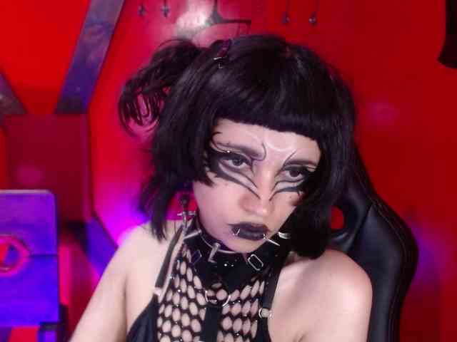 bathoryariax Live Webcam on BongaCams